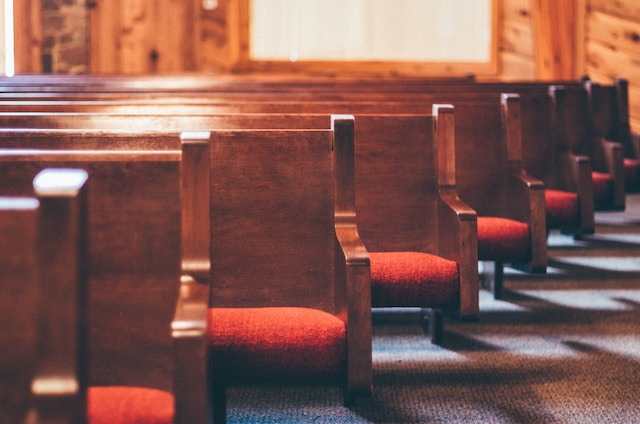 How to Know It’s Time for Church Pew Refurbishing: 8 Signs to Look For
