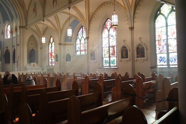 5 Telltale Signs Your Church Needs Pew Refurbishing
