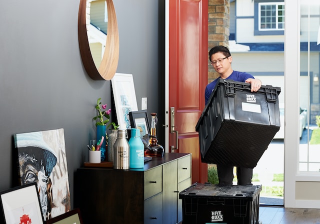 10 Essential Decluttering Tips for a Smooth Residential Move
