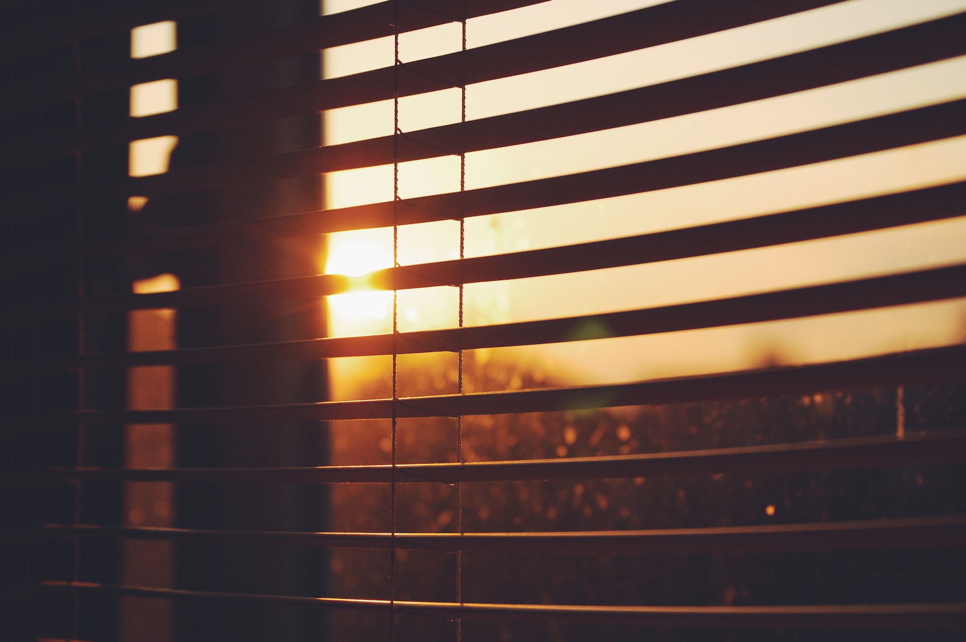 How to Choose the Right Material for Custom Blinds