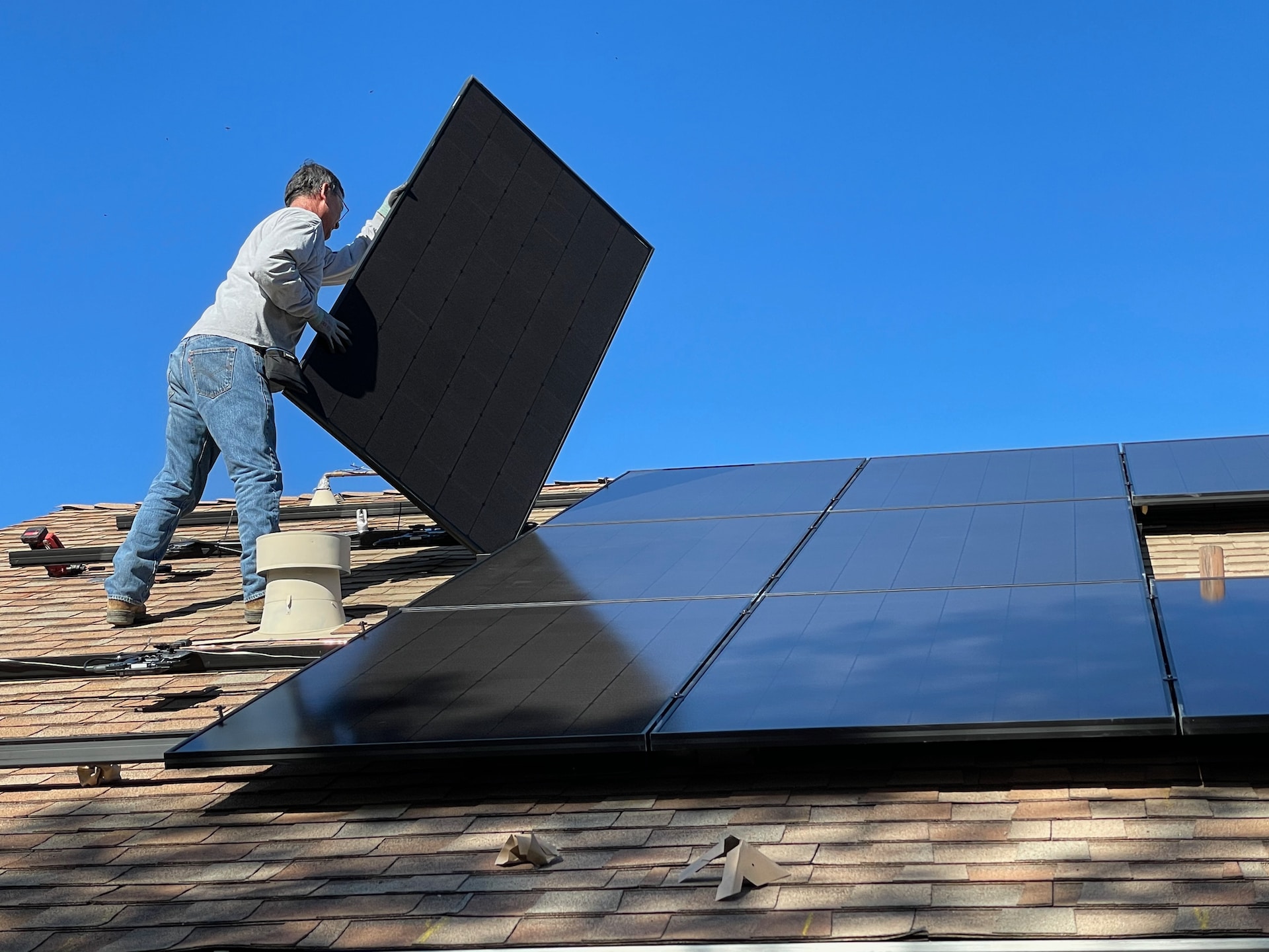 Questions to Ask Solar Providers Before Signing a Contract