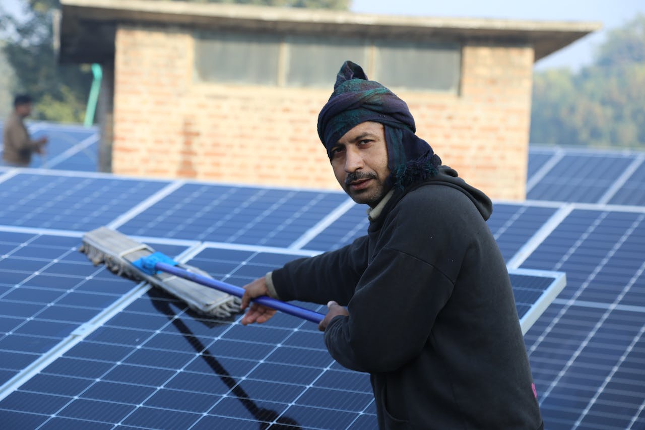 How to Choose the Best Solar Company for Your Home