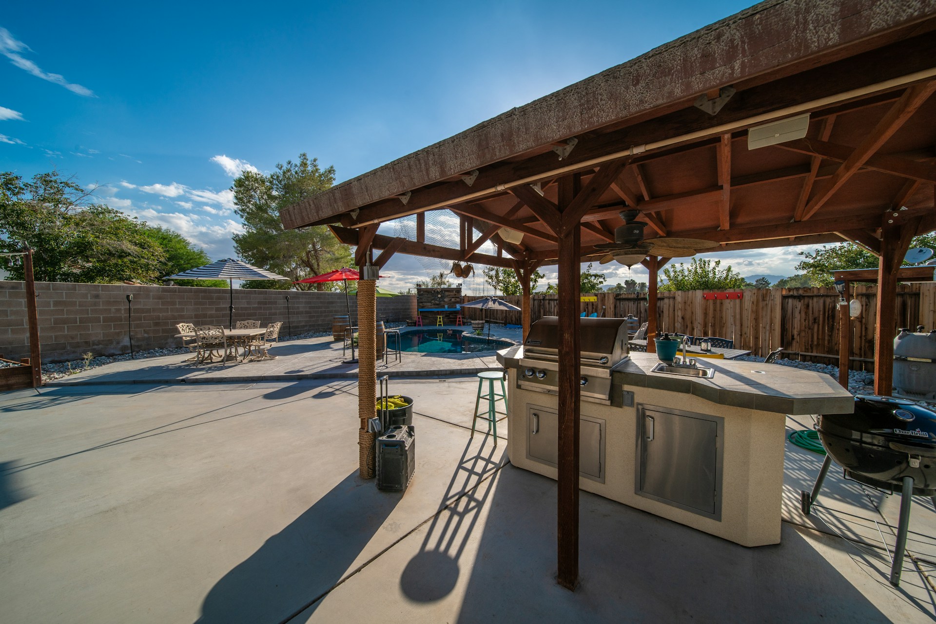 6 Tips to Create a Cozy Backyard Pergola