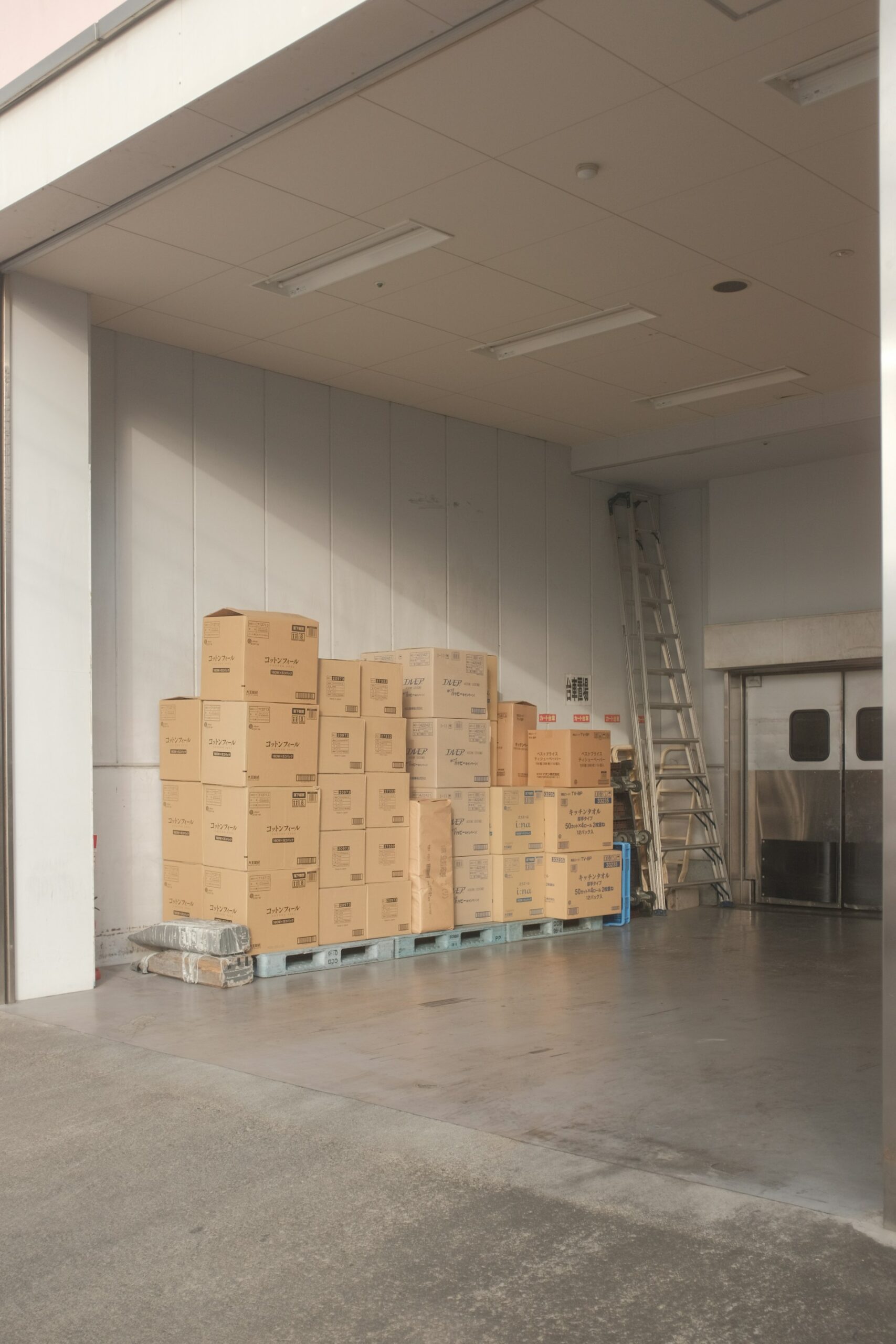 5 Tips for Storing Items During a Home Move