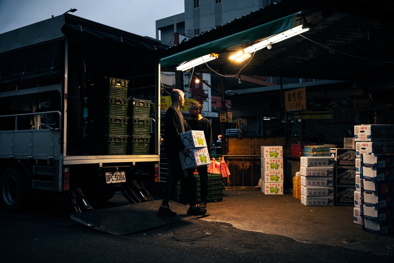Simplify Your Move: How Packing Experts and Crane Rentals Save Time and Stress